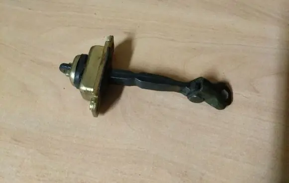 Chevrolet Nubira Front door check strap stopper