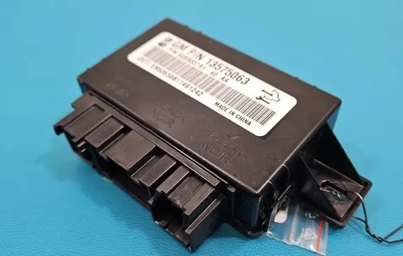 Opel Astra J Central body control module 13575063 IMPRK1555179