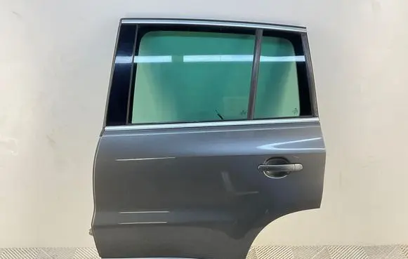 Volkswagen Tiguan Rear door 5N0833311B