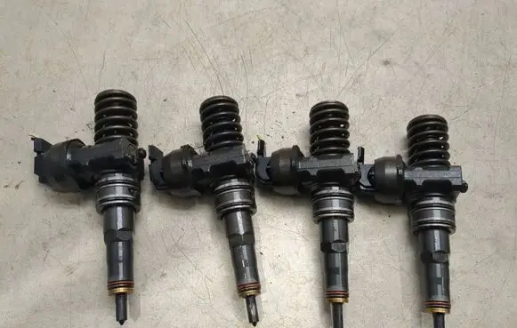 Skoda Fabia Mk2 (5J) Fuel injectors set 0414720215