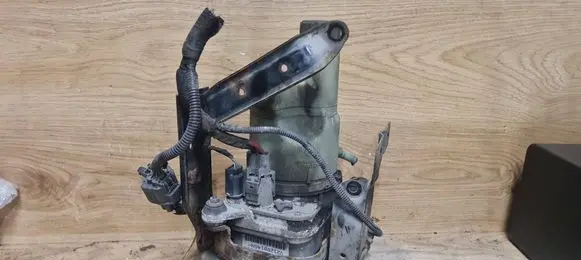 Volvo S40 Power steering pump 5N513K514CD 31329251AA