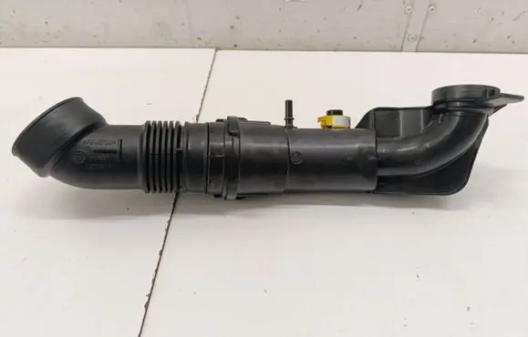 Opel Astra L Air intake duct part 9833016780