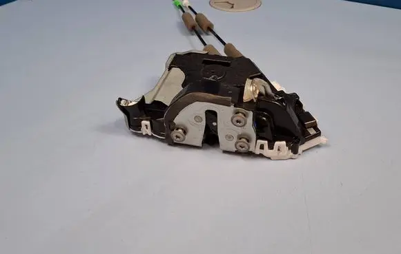 Toyota Yaris Cross Front door lock 69030K0030