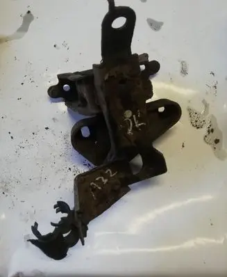 Toyota Aygo AB10 Engine mount bracket NOCODE