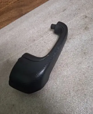 Audi A6 S6 C4 4A Front door interior handle 4A0867172