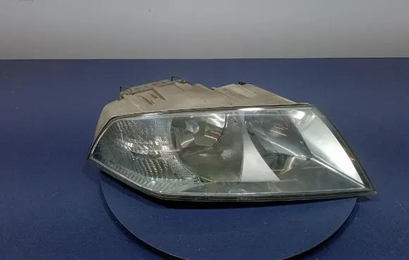 Skoda Octavia Mk2 (1Z) Headlight/headlamp 