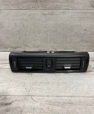 BMW 1 F20 F21 Dash center air vent grill 9205357 507891