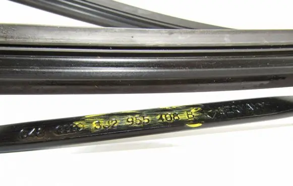 Audi TT TTS Mk2 Front wiper blade arm 8J2955407A