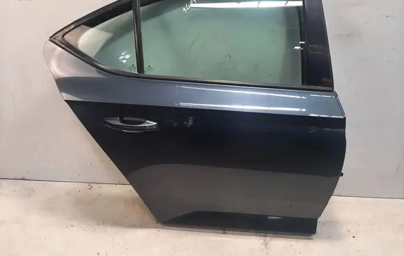 Skoda Superb B8 (3V) Rear door