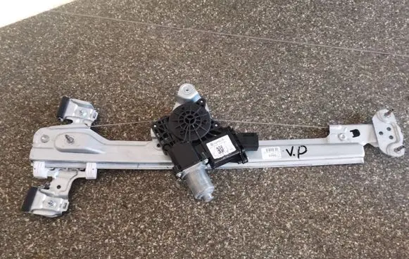 Buick Encore GX I Front door window regulator with motor 42748833 42748829