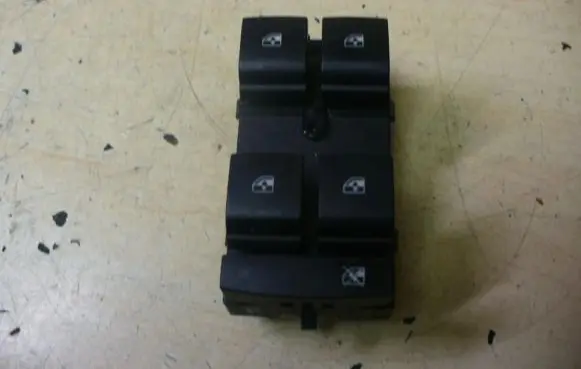 Opel Zafira C Electric window control switch 13305009 I2756