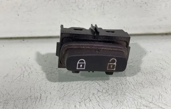 Volvo XC70 Central locking switch button 30710476