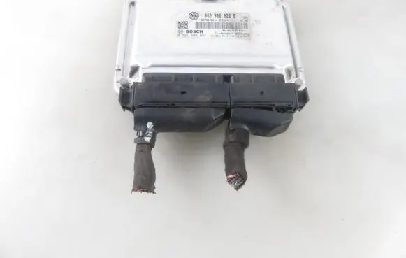 Volkswagen Touran I Engine control unit/module 0261S04651 06G906022E
