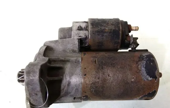 Volkswagen Golf IV Starter motor 020911023F