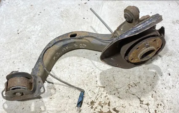 BMW X3 E83 Rear wheel hub spindle/knuckle 