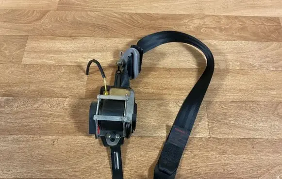 Nissan Primera Front seatbelt 86885AV710