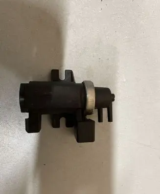 BMW X5 E53 Turbo solenoid valve 72279600
