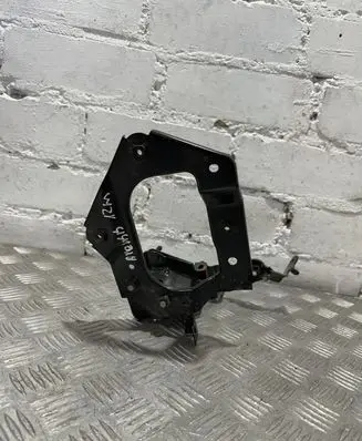 Toyota Avensis T270 Radiator support slam panel bracket 
