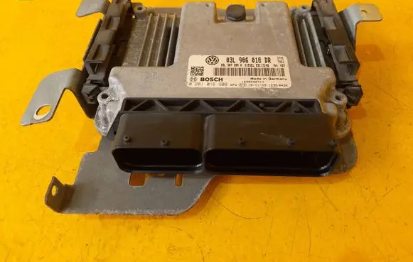 Volkswagen Touran II Engine control unit/module 03L906018DR 03L907309R