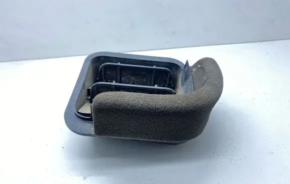 Subaru Forester SK Quarter panel pressure vent 72651AE010 72653AE010