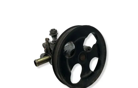Mitsubishi Carisma Power steering pump 