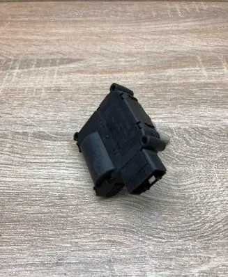 Audi A6 S6 C6 4F Air flap motor/actuator 4F0820511A 0132801359