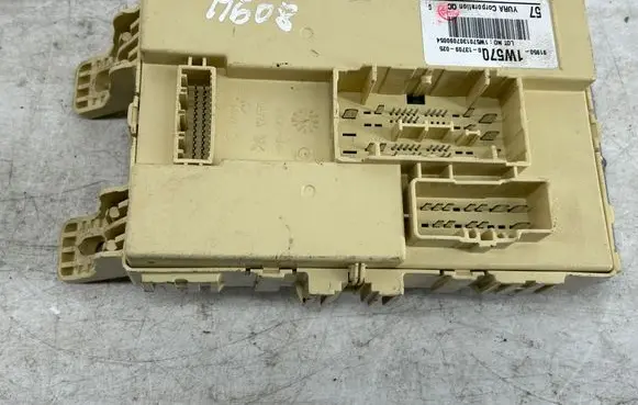 KIA Rio Fuse module 919501W570 013709025