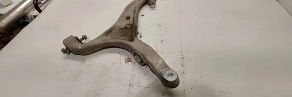 Mercedes-Benz ML W166 Front lower control arm/wishbone 16603
