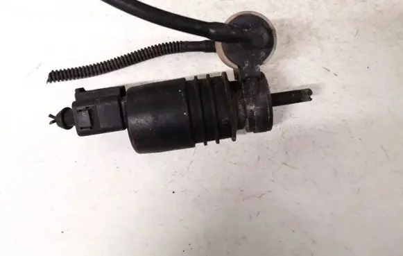 Audi A6 S6 C5 4B Windscreen/windshield washer pump