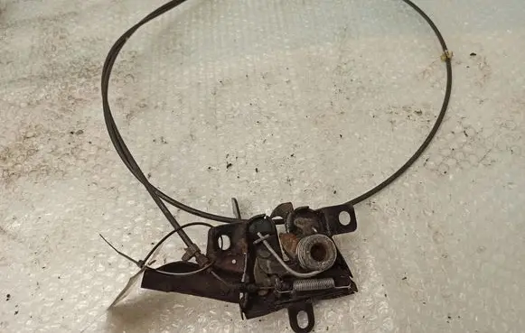 Engine bonnet/hood lock/catch