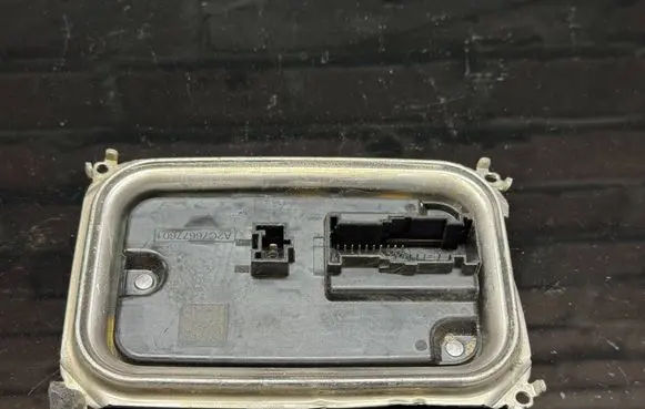 Mercedes-Benz E W213 Headlight ballast module Xenon A2139002834 HW200400