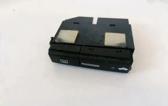 Toyota Avensis T250 Windscreen/window heater switch 8479005130c 84790-05130-c