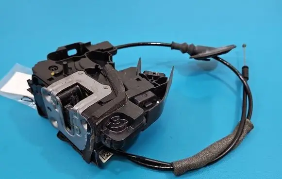 Renault Talisman Rear door lock 825028903R IMPRK1591932