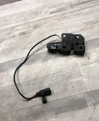 Audi A6 S6 C6 4F Loading door lock 