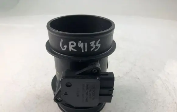 Volvo V70 Mass air flow meter 30713512