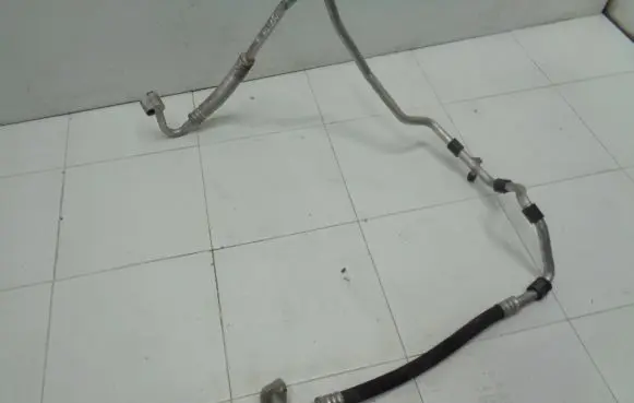Volkswagen Jetta VI Air conditioning (A/C) pipe/hose 5C0820743AL