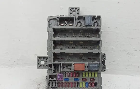 Honda Civic IX Fuse module 116RA000021 VE1TV0E110