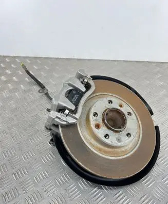 Rear wheel hub spindle/knuckle