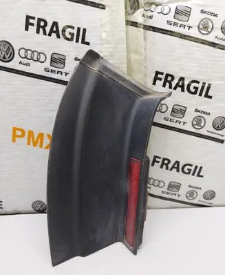 Volkswagen PASSAT B6 Rear/tail light trim molding 3C9945311
