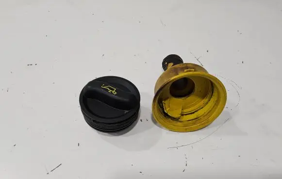 Porsche Boxster 982 Oil filler cap 98110703508 98110706008 98110716008