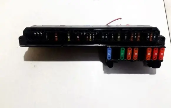 BMW 5 E60 E61 Fuse box set 15713290