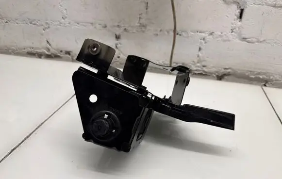 BMW XM Headlight/headlamp mounting bracket 5A07DF1 9451339
