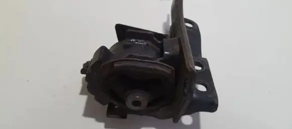 Toyota Avensis T250 Engine mount bracket