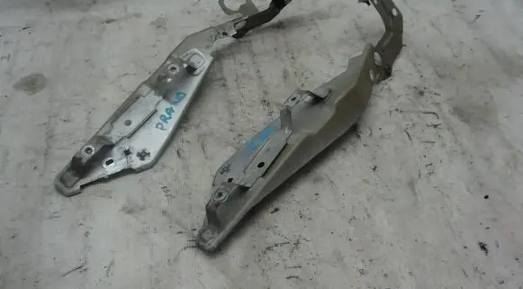 Citroen C4 Grand Picasso Fender mounting bracket brak