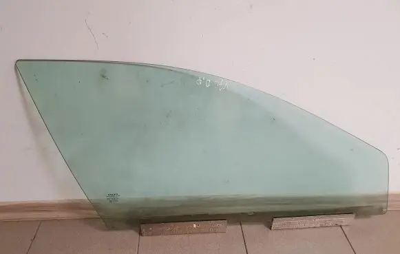 Volvo V70 Front door window glass four-door