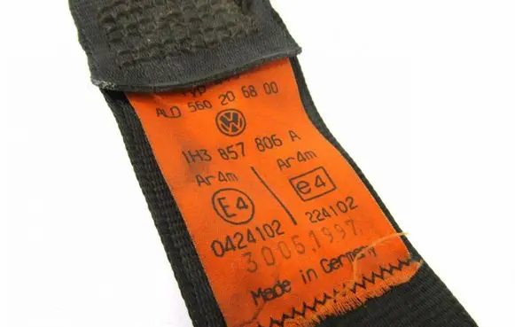 Volkswagen Golf III Rear seatbelt 1H3857806A