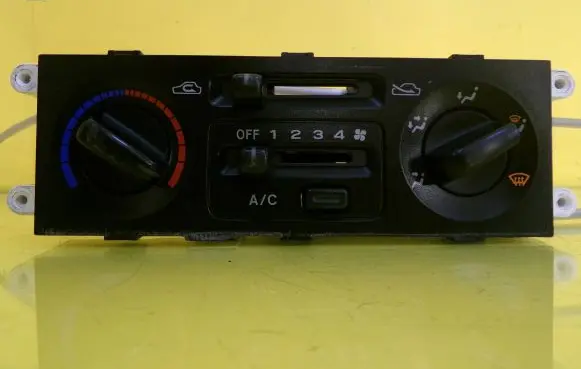 Subaru Forester SF Climate control unit