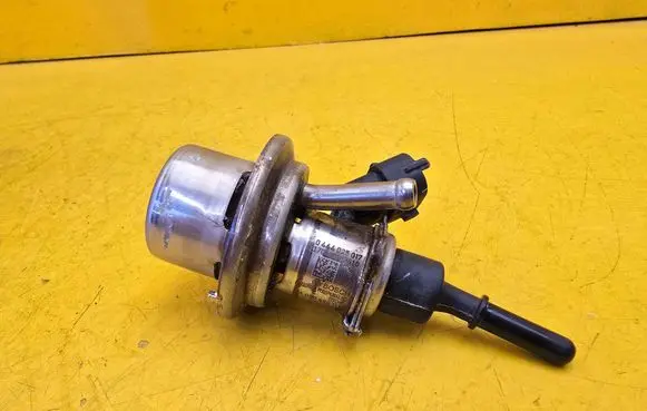 Mercedes-Benz C W205 AdBlue injector A0004901113