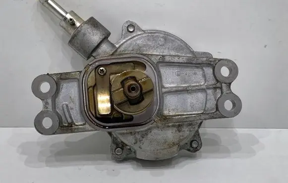 Lexus IS III XE30 Vacuum pump 