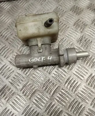 Volkswagen Golf IV Master brake cylinder
